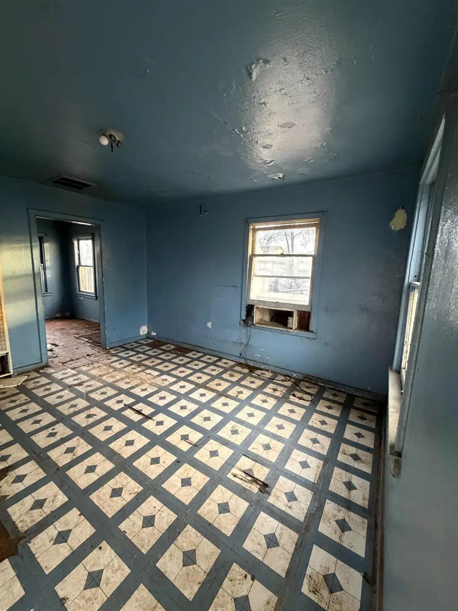 2510 S Cedar Avenue, Fresno, CA 93725 - Image #3