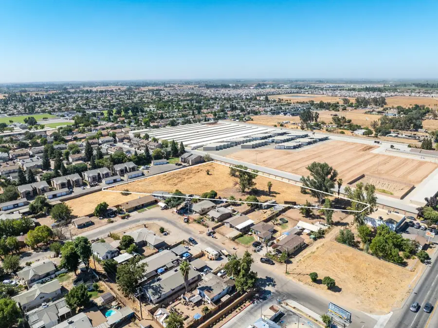 5595 W Shaw Avenue, Fresno, CA 93722 - Image #2