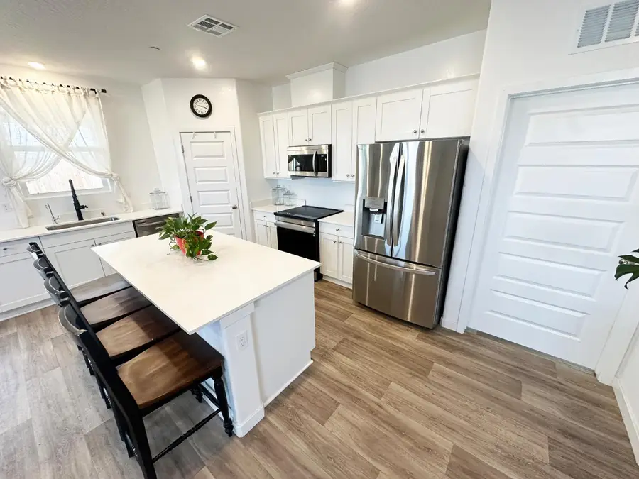 1757 Klamath Road S, Madera, CA 93636 - Image #2