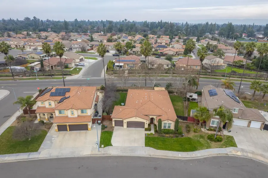 5571 E Lorena Avenue, Fresno, CA 93727 - Image #3