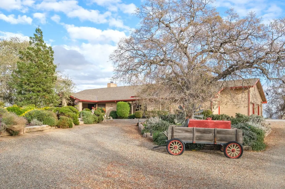 41849 John Muir Dr, Coarsegold, CA 93614 - Image #1