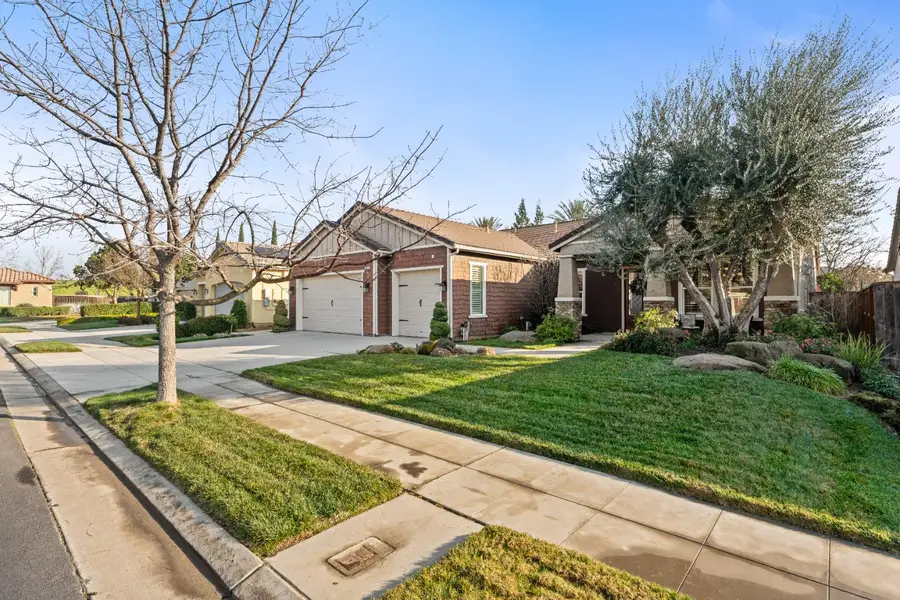 1979 N Nicolette Avenue, Clovis, CA 93619 - Image #3