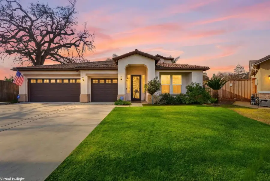 613 E Chestnut Avenue, Visalia, CA 93292 - #2