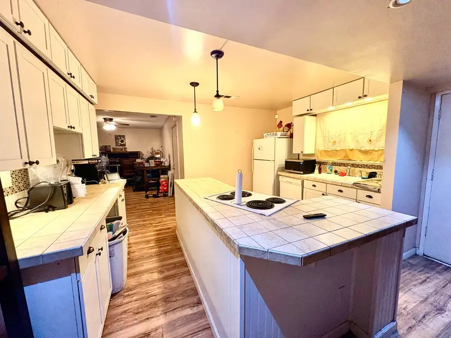 1833 W Pico, Fresno, CA 93705 - #2