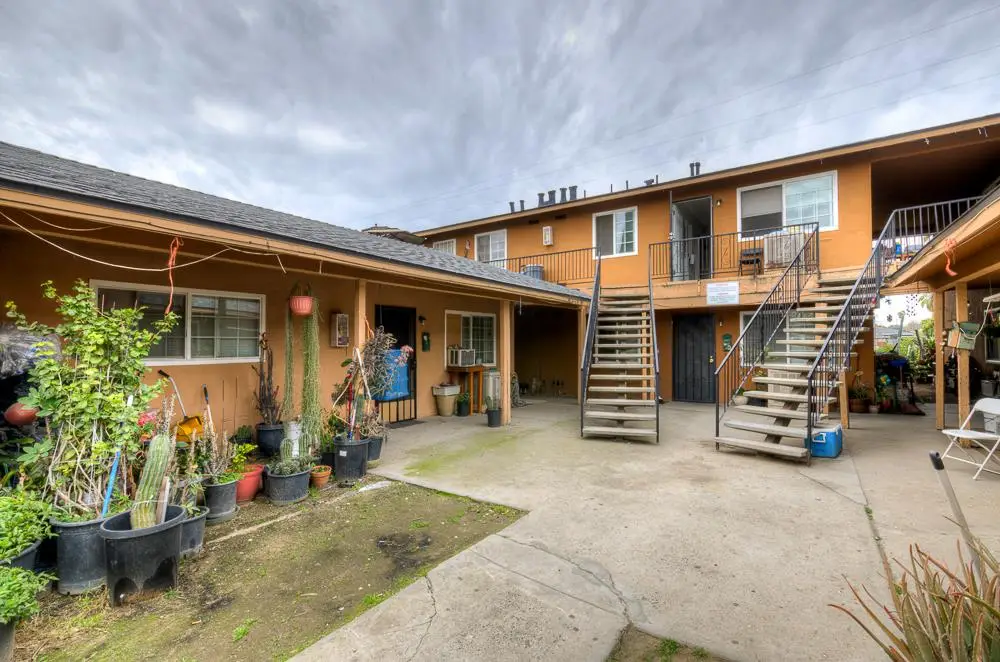 1275 N 8th Street, Fresno, CA 93703 - Image #1