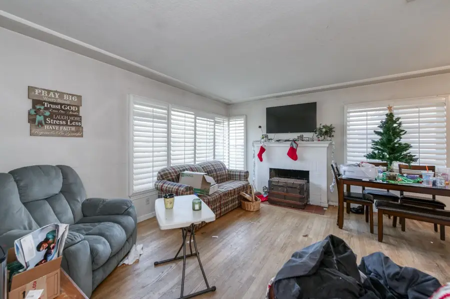 236 E Garland Avenue, Fresno, CA 93704 - Image #3