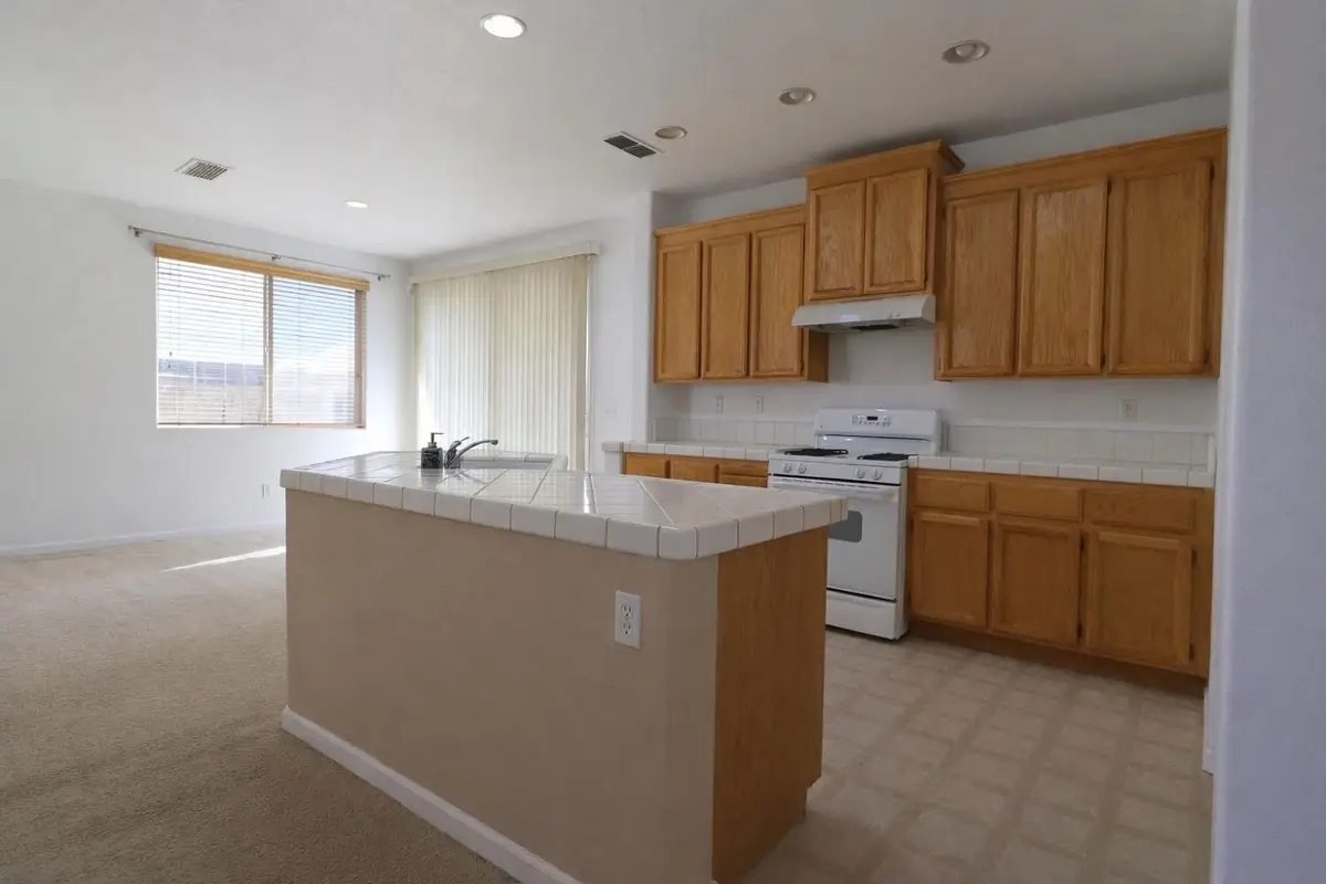 924 Stanford Avenue, Madera, CA 93637 - Image #1