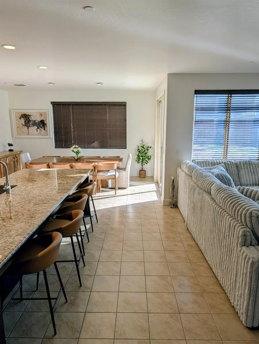 174 Emperor Way, Dinuba, CA 93618 - Image #3