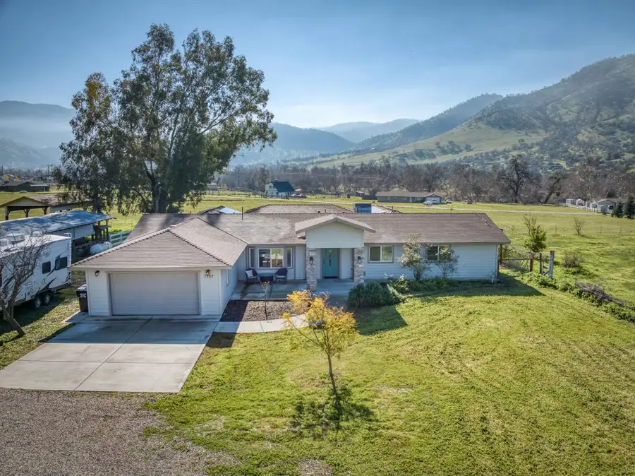 7767 Buckhorn Drive, Sanger, CA 93657 - Image #3