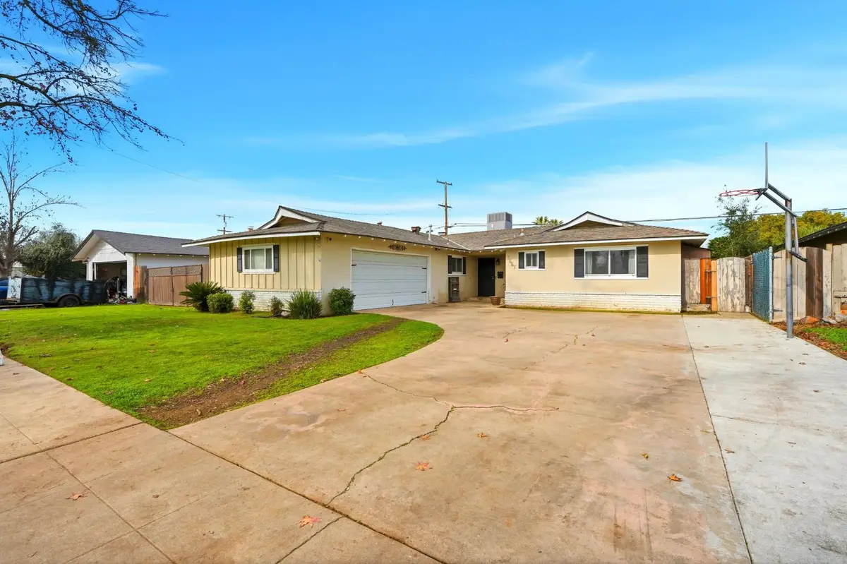 3557 E Pico Avenue, Fresno, CA 93726 - Image #1