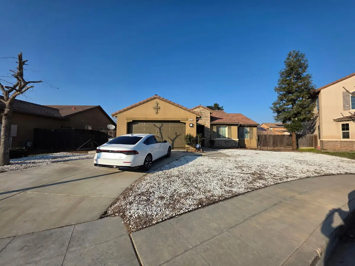 5820 W Ashcroft Avenue, Fresno, CA 93722 - Image #1