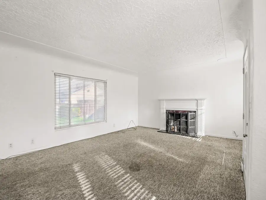 1315 E Fountain Way, Fresno, CA 93704 - #2