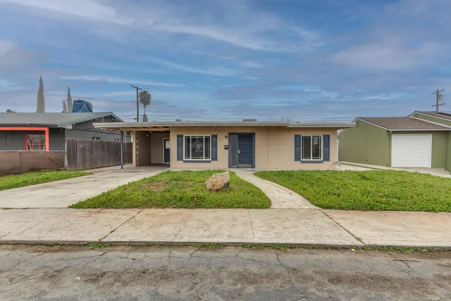 208 W Hampton Way, Fresno, CA 93705 - Image #2