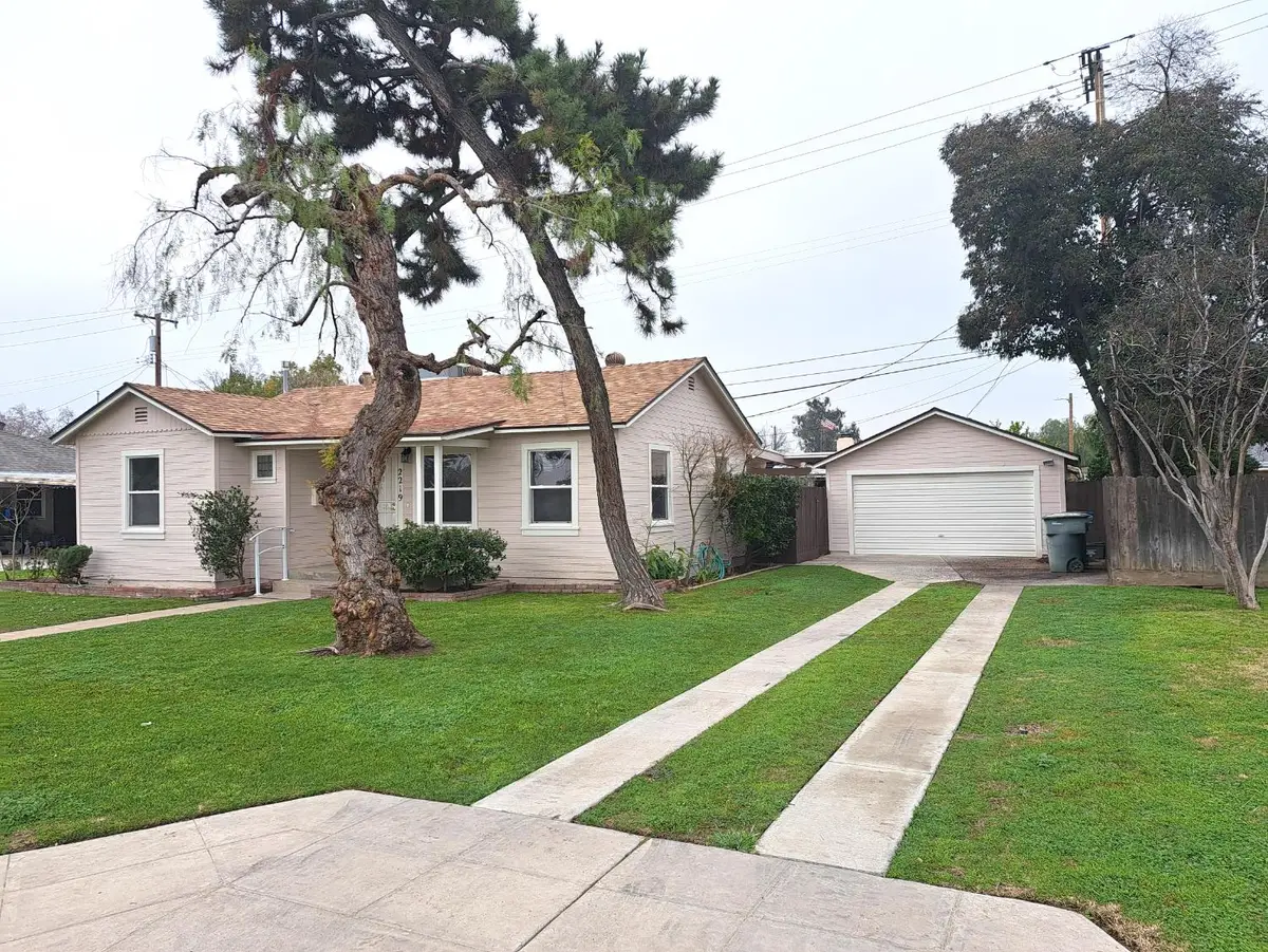 2219 E Cambridge Avenue, Fresno, CA 93703 - Image #1