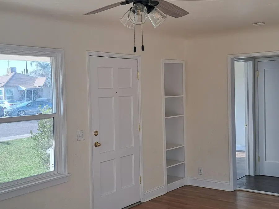 2219 E Cambridge Avenue, Fresno, CA 93703 - Image #2