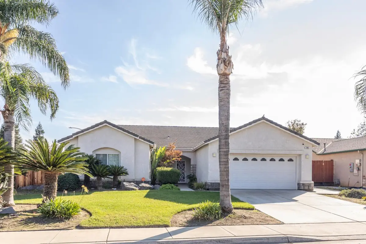 586 W Lindquist Street, Kingsburg, CA 93631 - Image #1