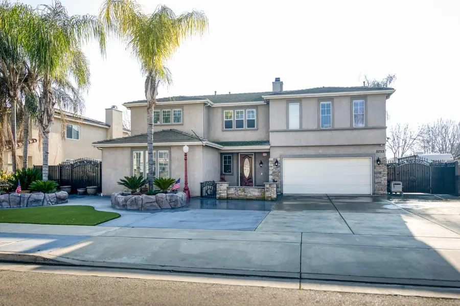 5733 W Babcock Avenue, Visalia, CA 93291 - #2