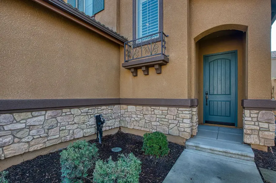 2087 E Makenna Drive, Fresno, CA 93730 - Image #3