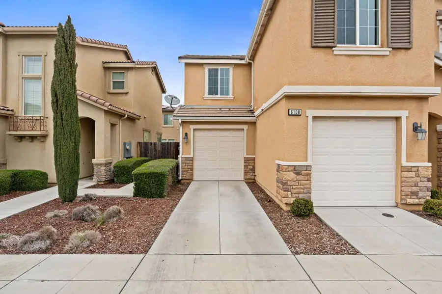 6108 W Dupont Drive, Fresno, CA 93722 - Image #2