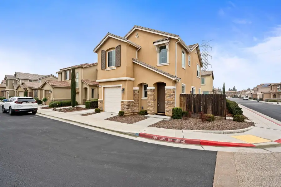 6108 W Dupont Drive, Fresno, CA 93722 - Image #3