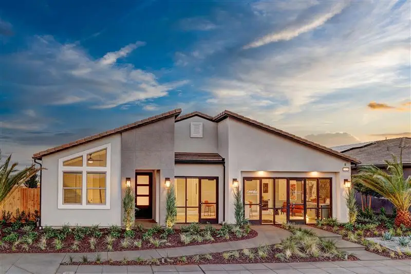 1124 Sophie Drive W, Madera, CA 93636 - Image #1