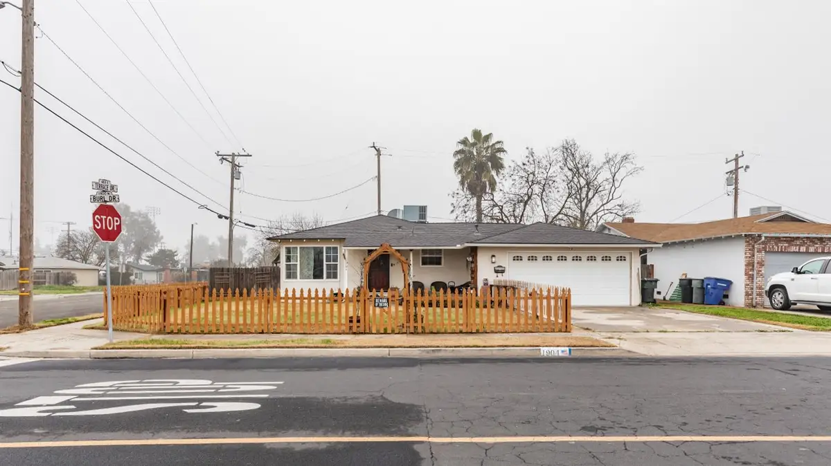 1904 N Burl Avenue, Hanford, CA 93230 - #1