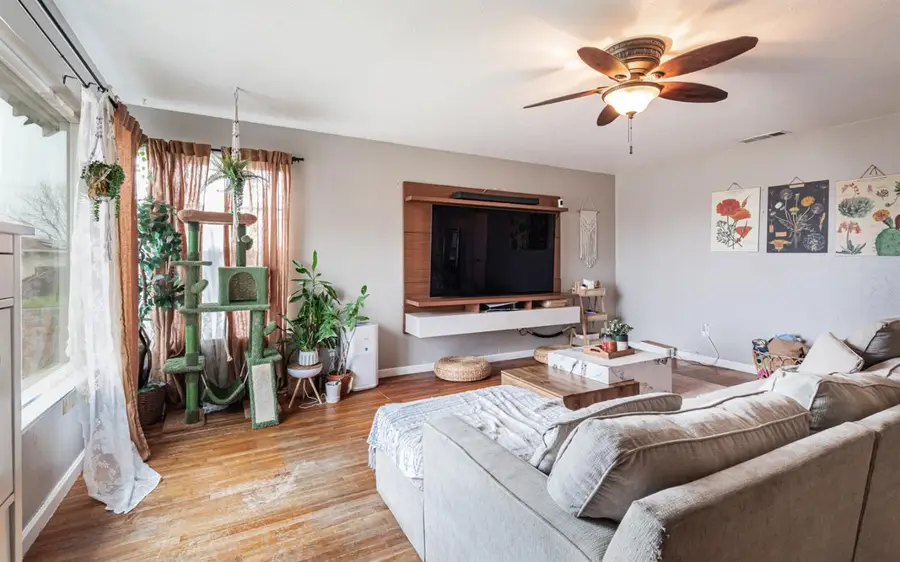 1904 N Burl Avenue, Hanford, CA 93230 - #3