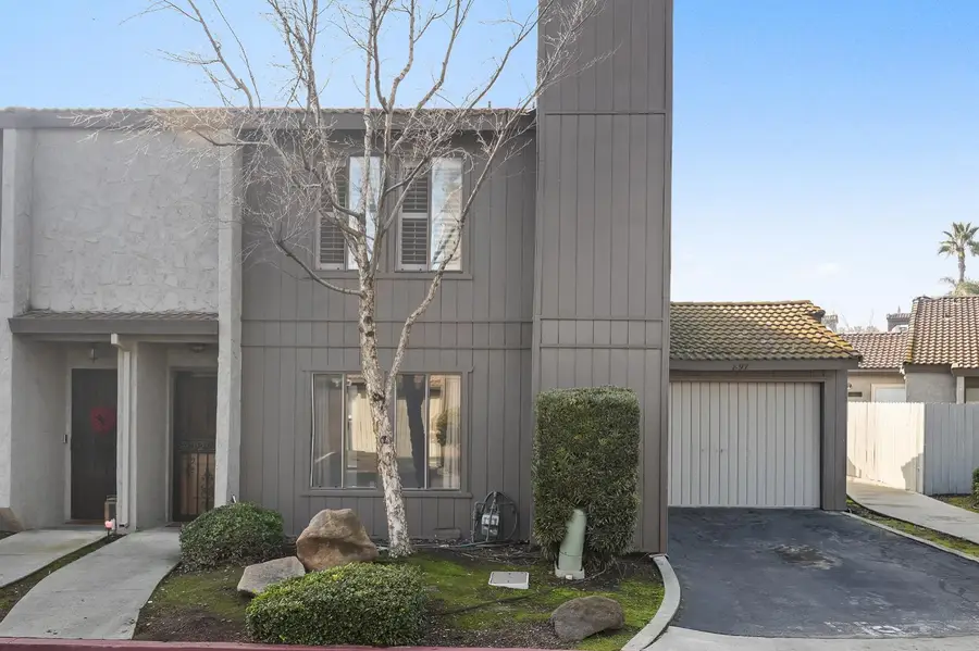 897 Greenfield Avenue, Hanford, CA 93230 - #3