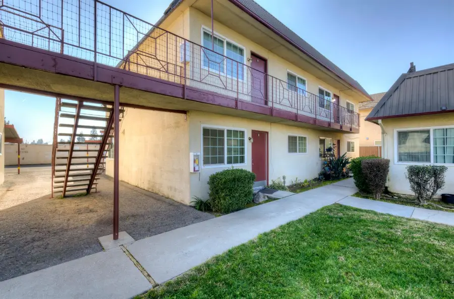 1228 Jefferson Avenue, Clovis, CA 93612 - #3