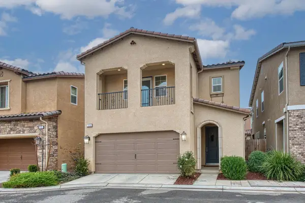 123 Capstone Way S, Madera, CA 93636