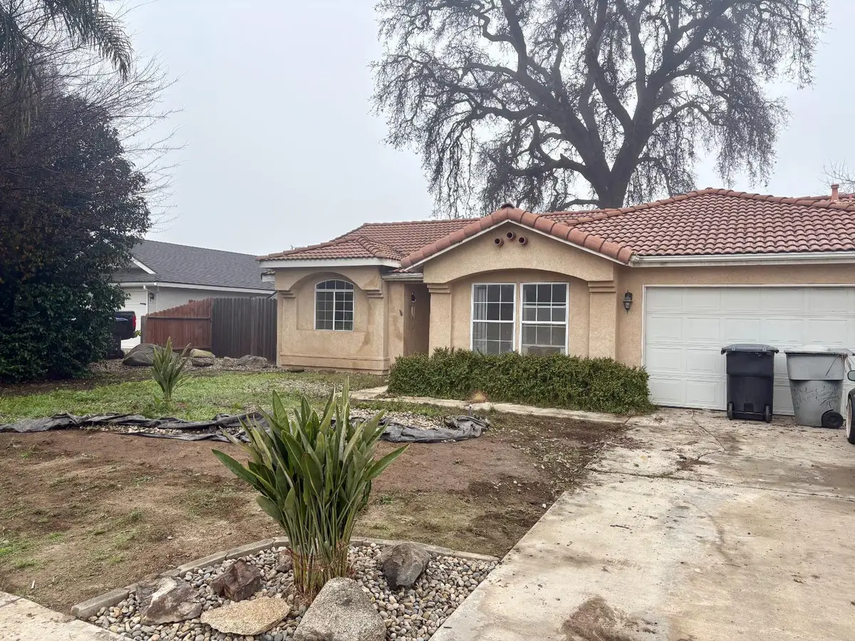 1900 E College Avenue, Visalia, CA 93292 - #1