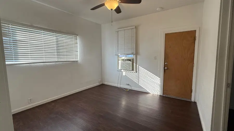 813 W 6th Street, Hanford, CA 93230 - #3