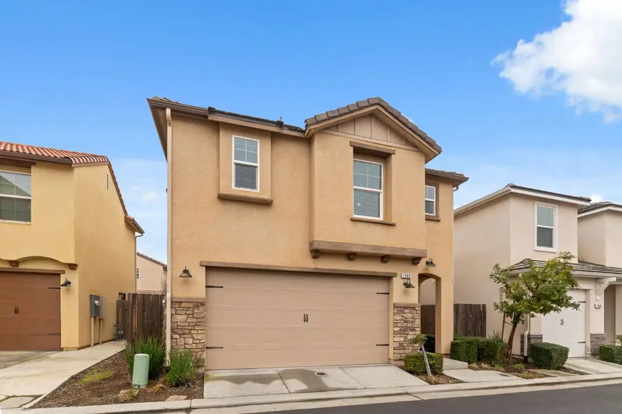 1568 Lambourn Way, Clovis, CA 93619 - #3