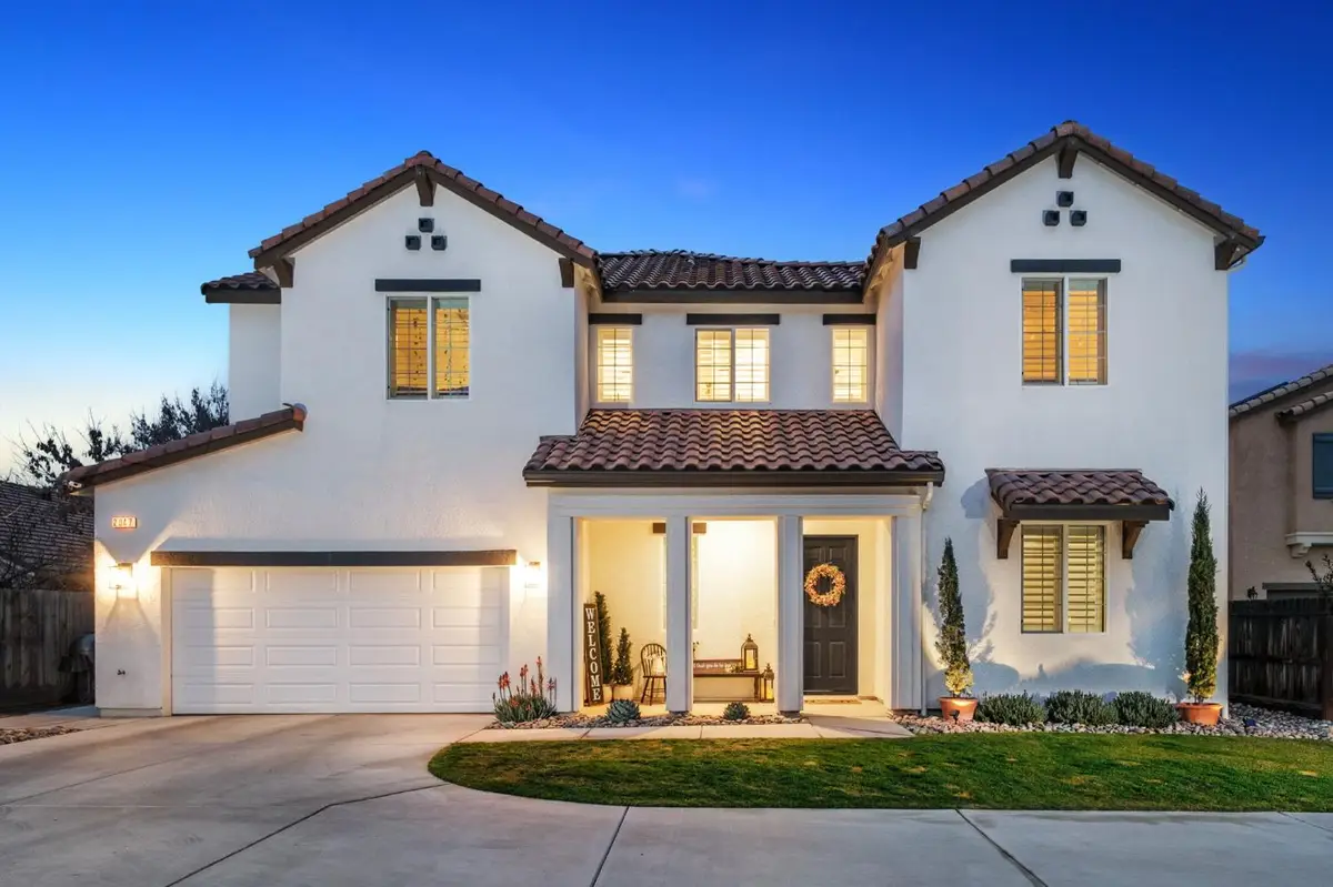 2047 Menlo Avenue, Clovis, CA 93611 - #1