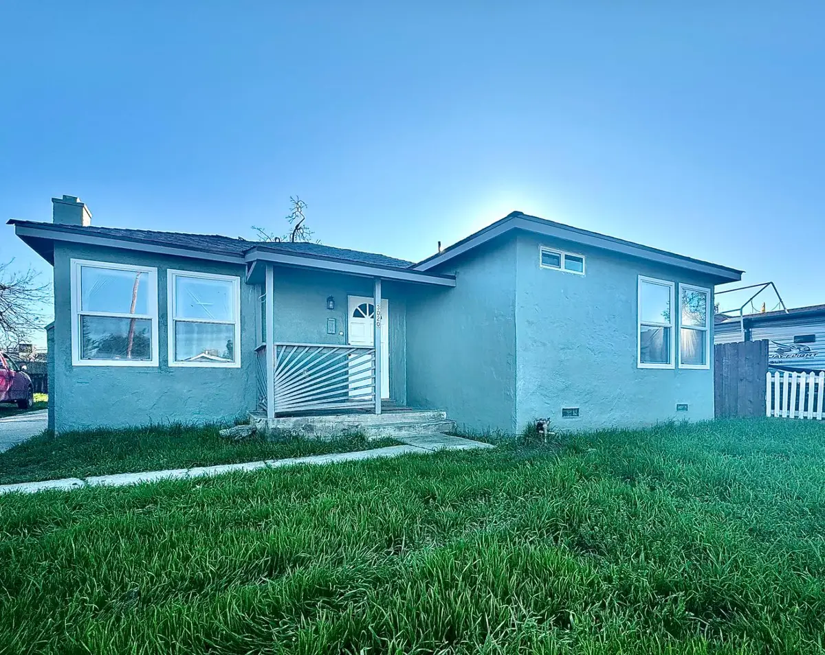 3020 E Hedges Avenue, Fresno, CA 93703 - Image #1