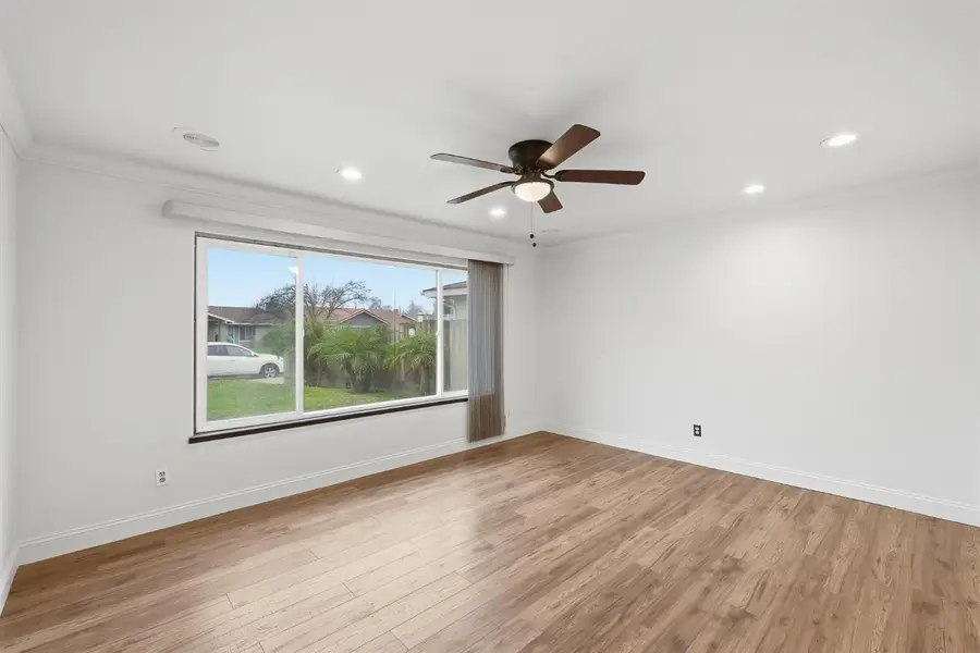 1712 W Donner Avenue, Fresno, CA 93705 - Image #3