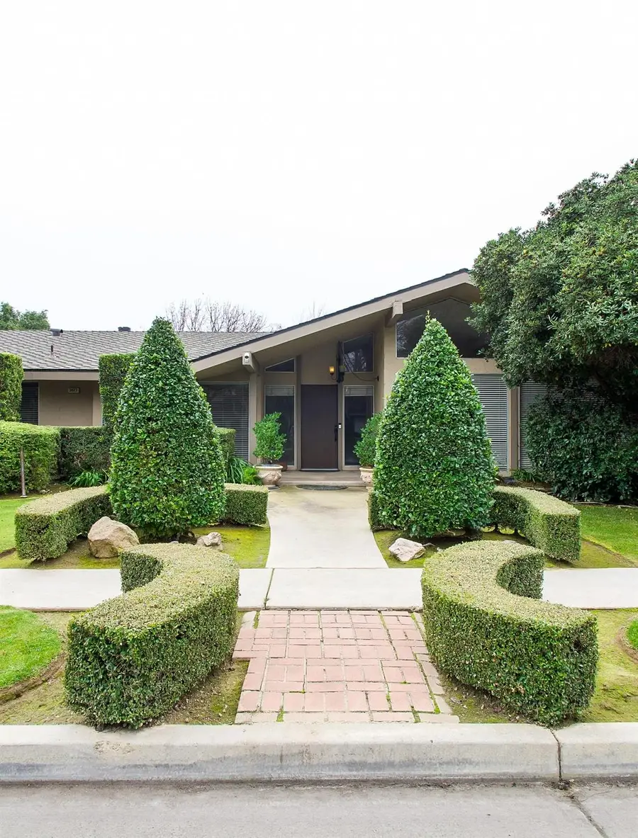 3027 W San Madele Avenue, Fresno, CA 93711 - Image #2