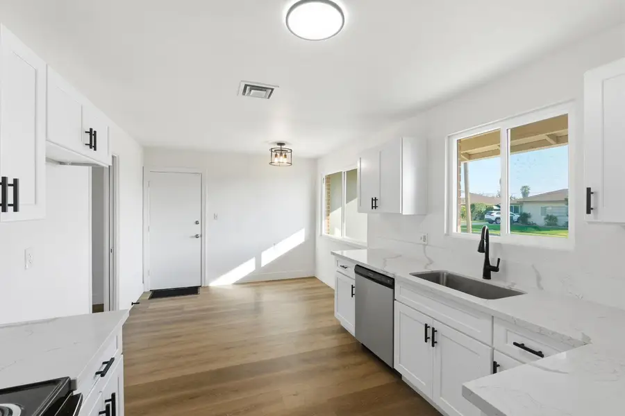 3473 E Dayton Avenue, Fresno, CA 93726 - Image #2