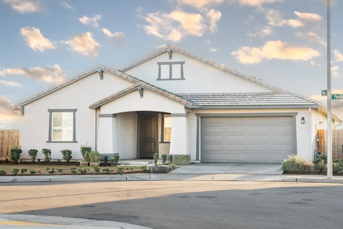 6141 E Peralta Way, Fresno, CA 93727 - Image #1