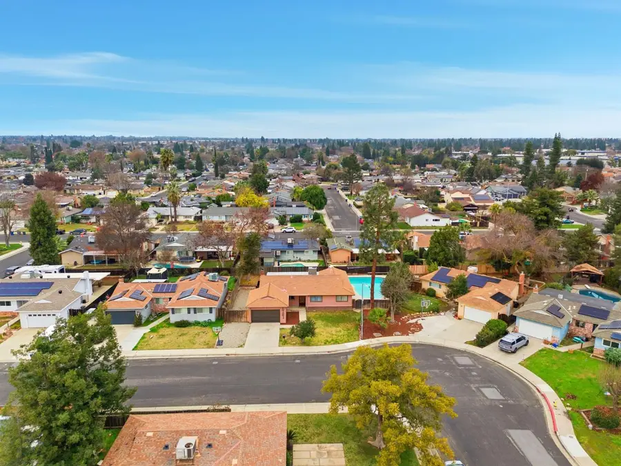 1721 Beverly Avenue, Clovis, CA 93611 - #3