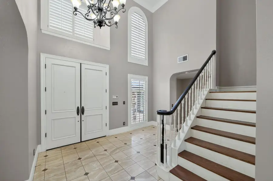 2450 W Beechwood Avenue, Fresno, CA 93711 - Image #3