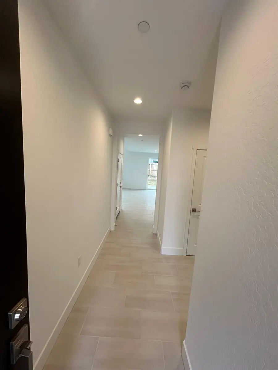 2882 E Corteza Drive, Fresno, CA 93730 - Image #2