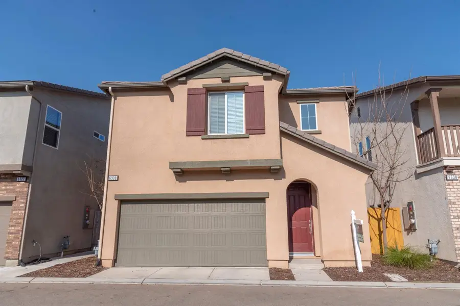 6330 E Creek View Lane, Fresno, CA 93727 - Image #2