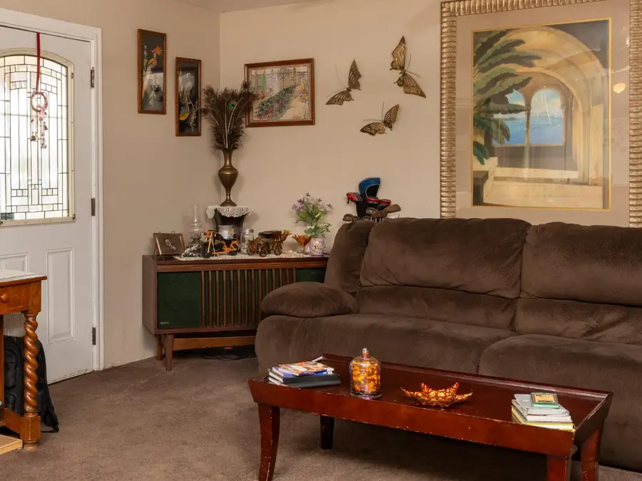 2146 W Dudley Avenue, Fresno, CA 93728 - #2