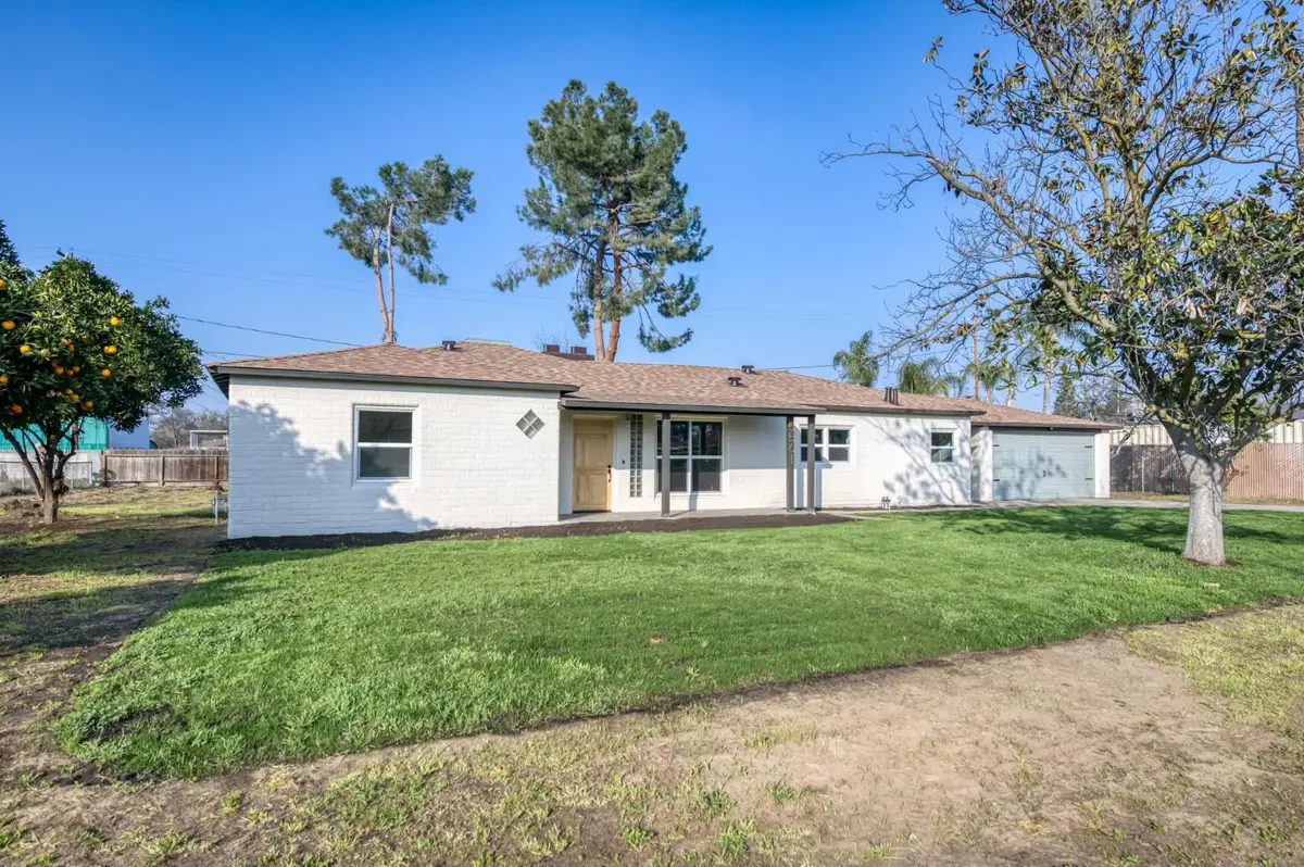 5561 E Indianapolis Avenue, Fresno, CA 93727 - Image #1
