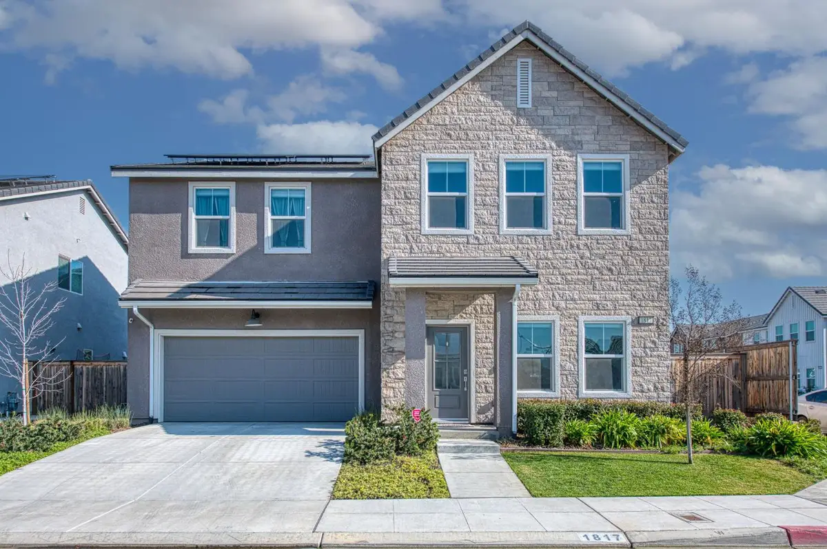 1817 N Phillip Avenue, Clovis, CA 93619 - #1
