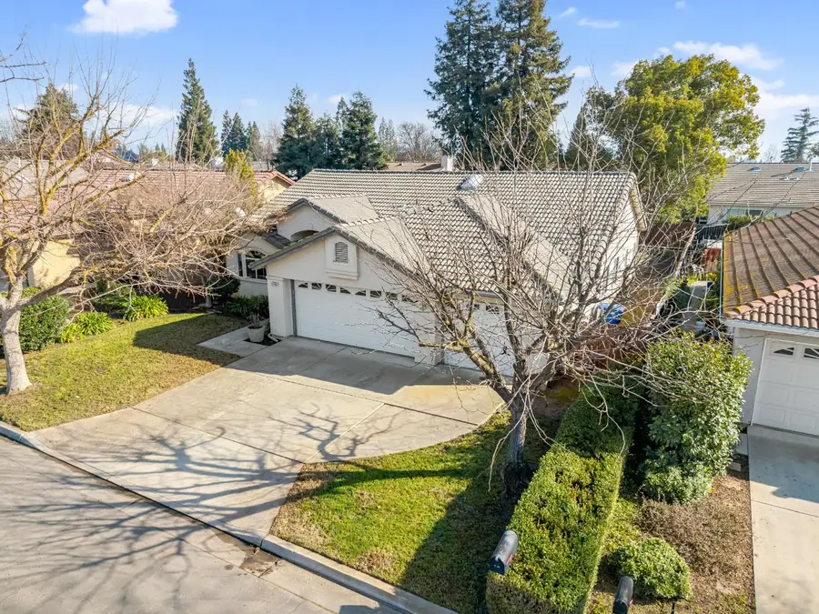 8590 N Sierra Vista Avenue, Fresno, CA 93720 - Image #2