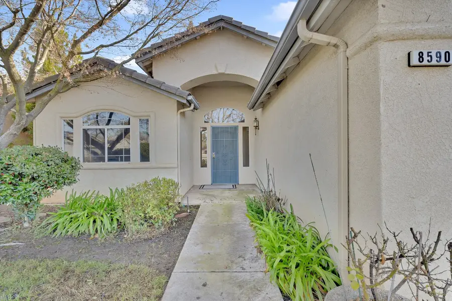 8590 N Sierra Vista Avenue, Fresno, CA 93720 - Image #3
