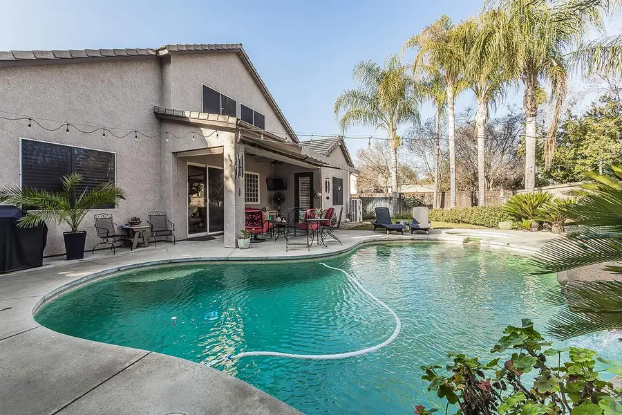 1923 N Douglas Avenue, Clovis, CA 93619 - Image #2