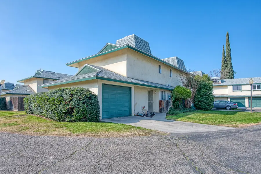 4929 N Winery Circle #110, Fresno, CA 93726 - Image #2